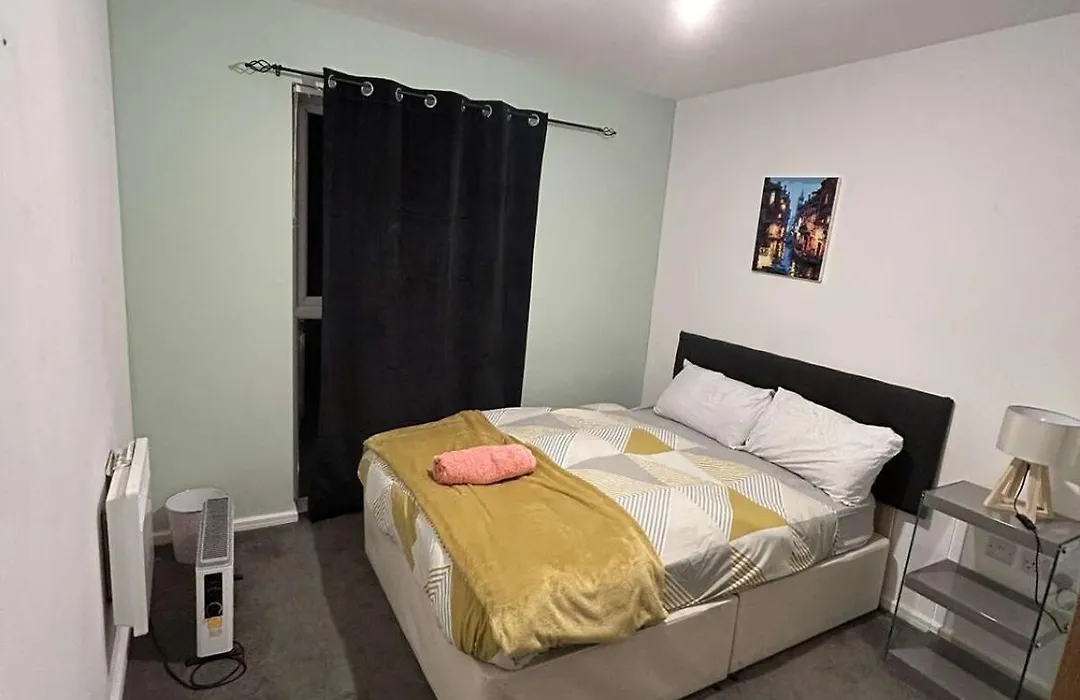 Cozy 2 Bed Apartment With Balcony Etihad Views, Steps From Coop Live-1